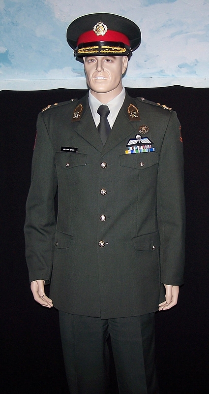 m_Genmaj van den Broek-front